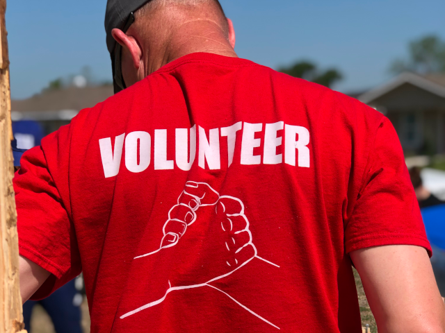 Volunteer logo t-shirt